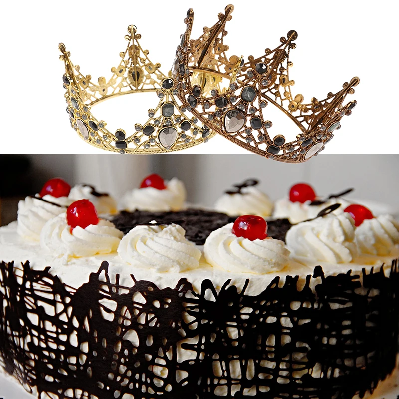 

Plastic Queen Large Crown Vintage Tiara Women Birthday Party Cake Decoration Baking Dessert Decorative Ornaments Cake Toppers