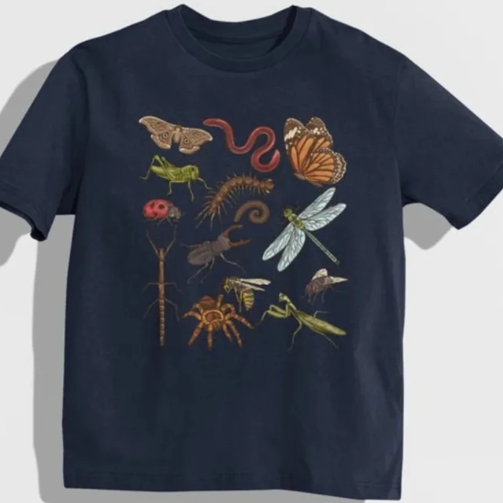 昆虫シャツヴィンテージコテージコア昆虫シャツボヘミアンバグ Tシャツ自然愛好家ゴブリンコアグラノーラガールキャンプ Tシャツダークアカデミアトップス