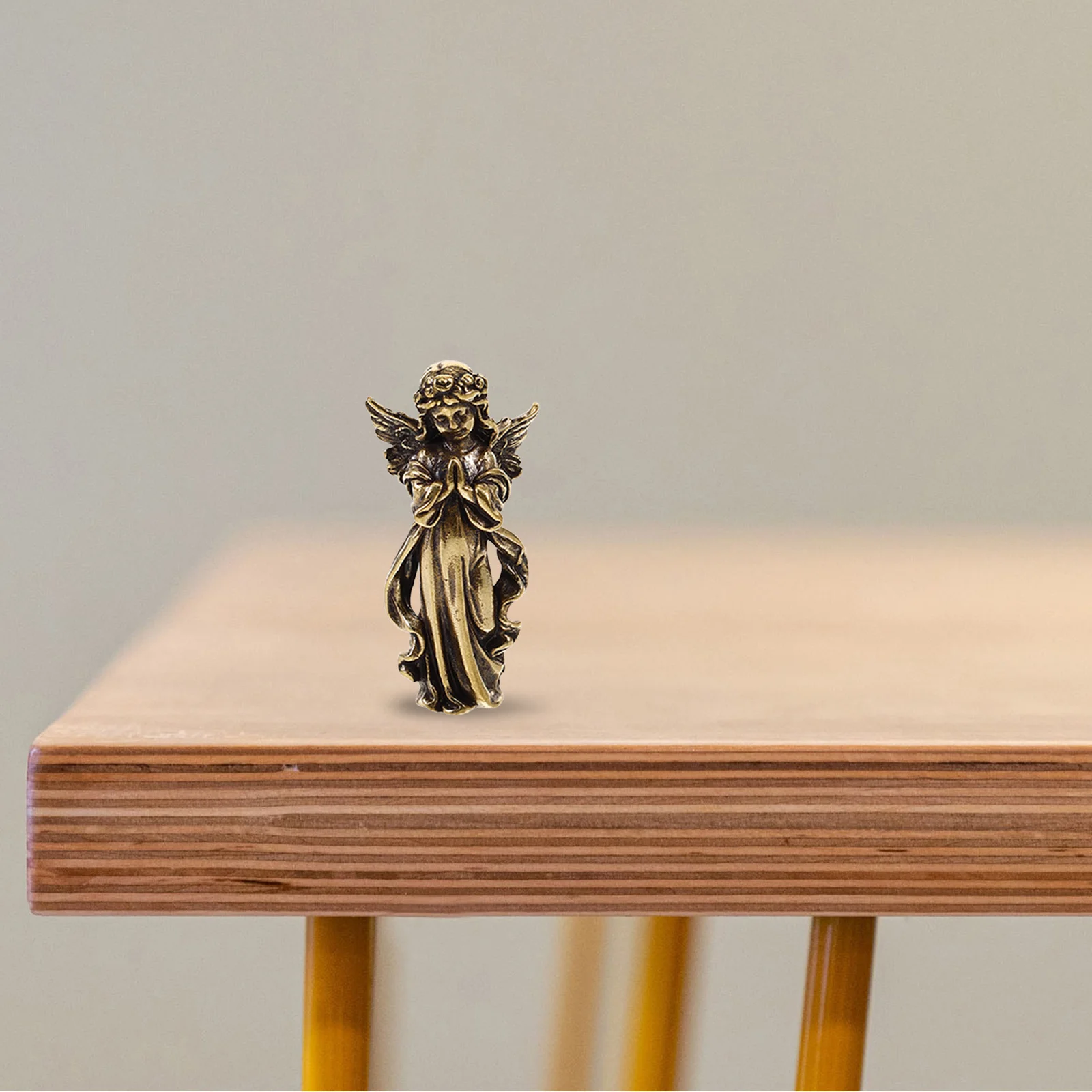 

Mini Brass Vintage Guardian Angel Desktop Decor Retro Cupid-Shaped Statue Creative Indoor Tabletop Decoration Brass Angel Statue