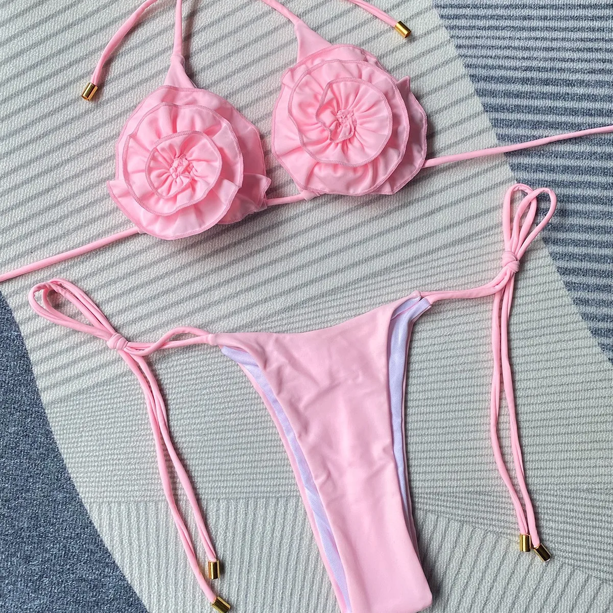 Nouveau Ensemble Bikini Sexy Bikini couleur unie tridimensionnel fleur fendu maillot de bain pour femme