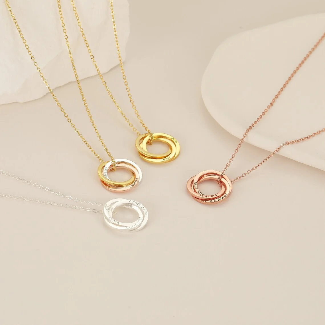 Personalized Interlocking Three Ring Necklace Custom Engraved Name Linked Circle Necklace Jewelry for Mom Grandma Birthday Gift