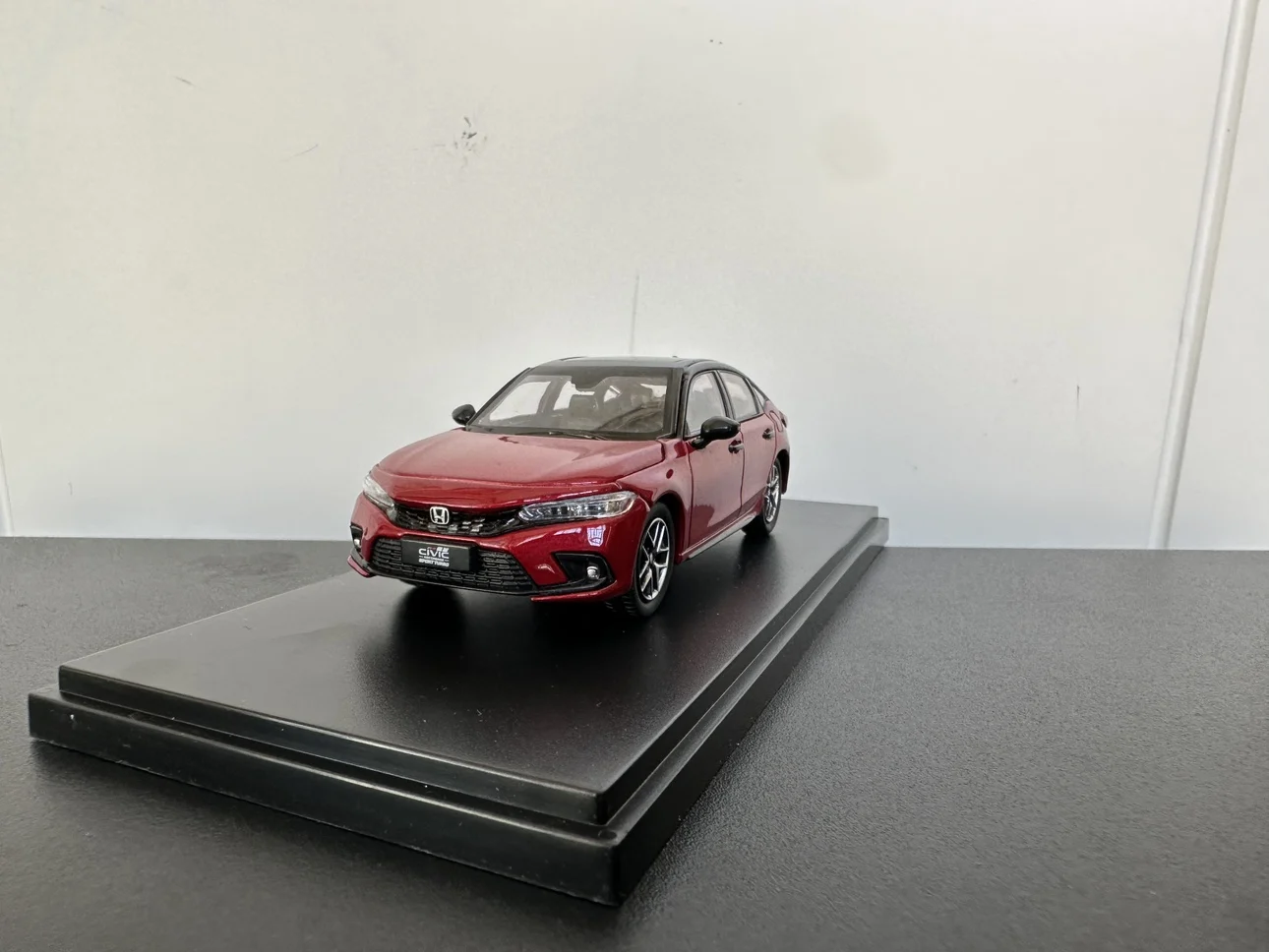 

Dongfeng Honda 2023, красная модель гражданского автомобиля Хэтчбека 11-го поколения 1:43, имитация модели автомобиля, украшение интернет-знаменитости