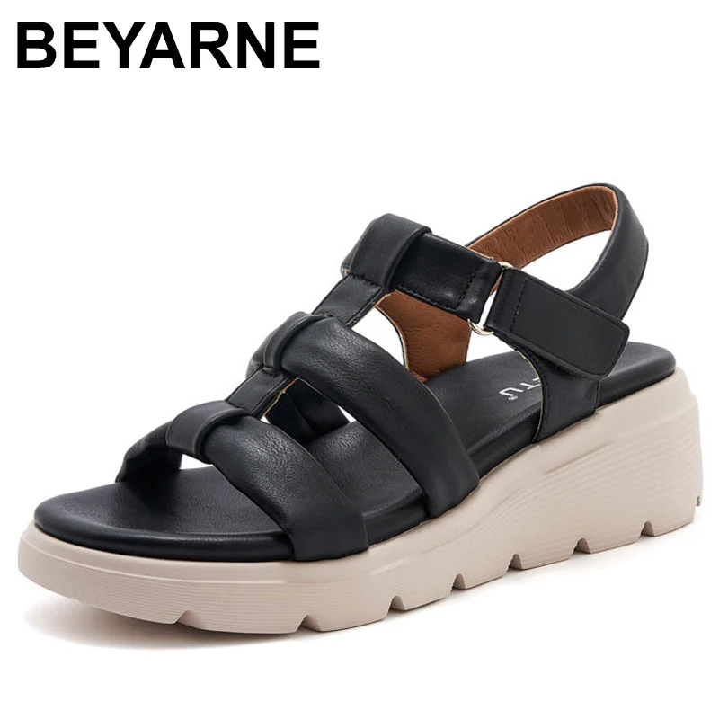 

Женские сандалии Бежевые сандалии на танкетке с перекрестными ремешками для женщин Элегантный дизайн Удобная толстая подошва на лето