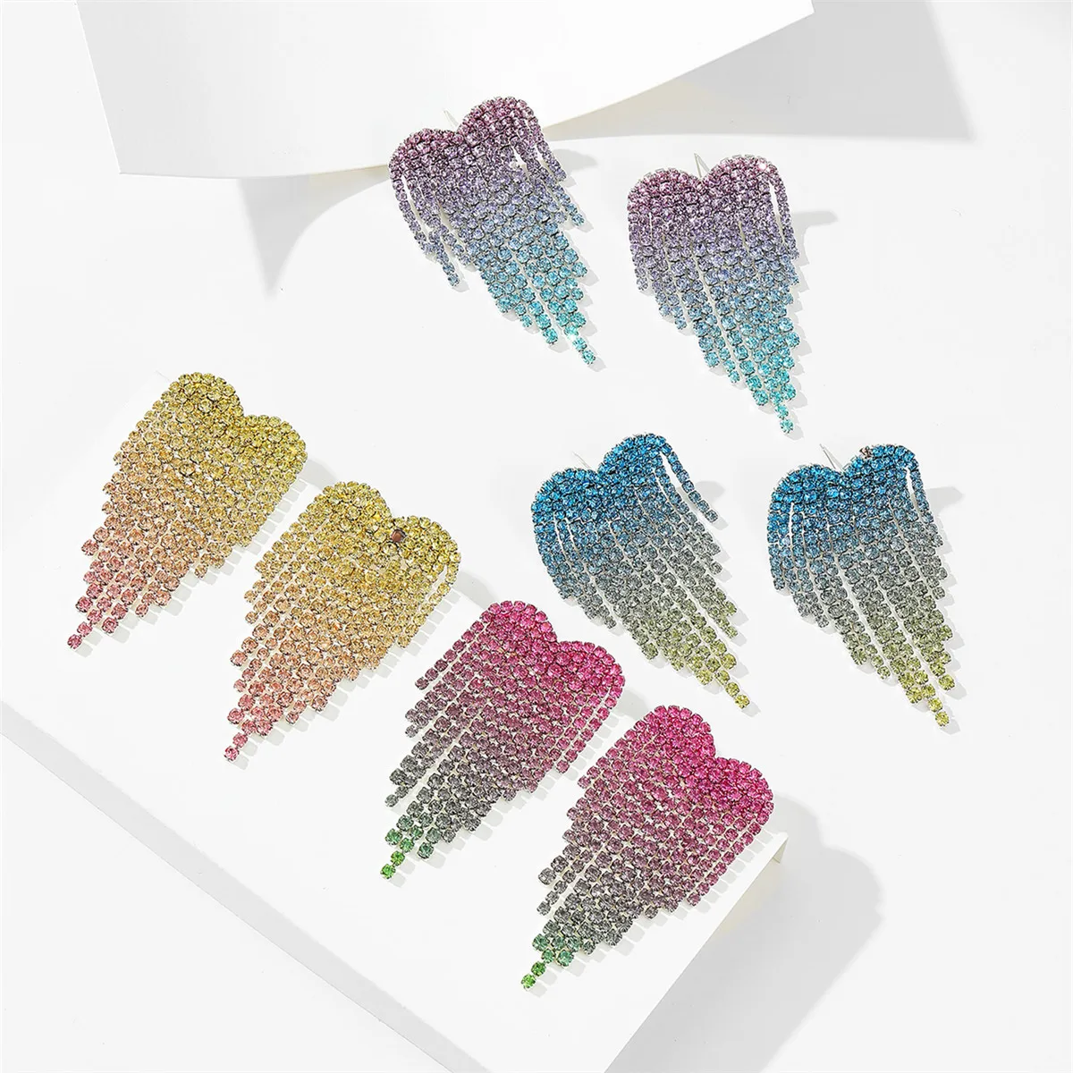Valentine's Day gradual change of color love rhinestone fringed earrings women's senior sense rhinestone stud earrings earrings