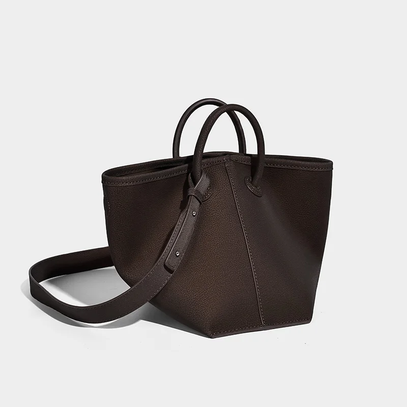 

2025 new women's fashion premium matte minimalist PU soft leather handbag luxury design commuter fashion vegetable basket bag