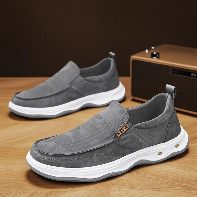 Camouflage men's versatile slip-on casual shoes, low-top, all-season loafers, outdoor commuting men's shoes