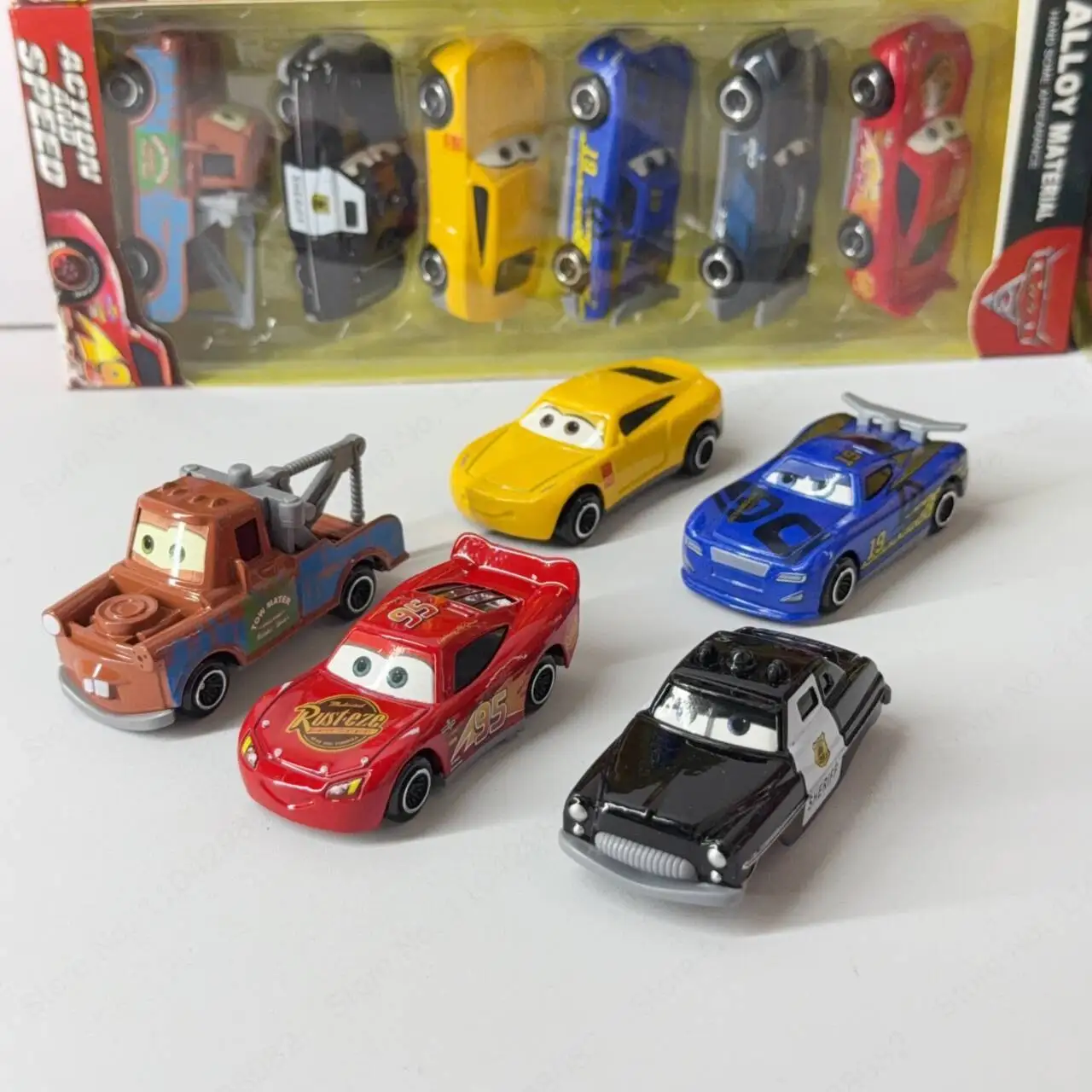 Heißer Verkauf: Cars 3 Legierung-Automodell-Set in Geschenkbox – Lightning Mc Transportable Trucks Rennfahrzeug-Spielzeug, Sammlerstück, Geschenk – Detail 9