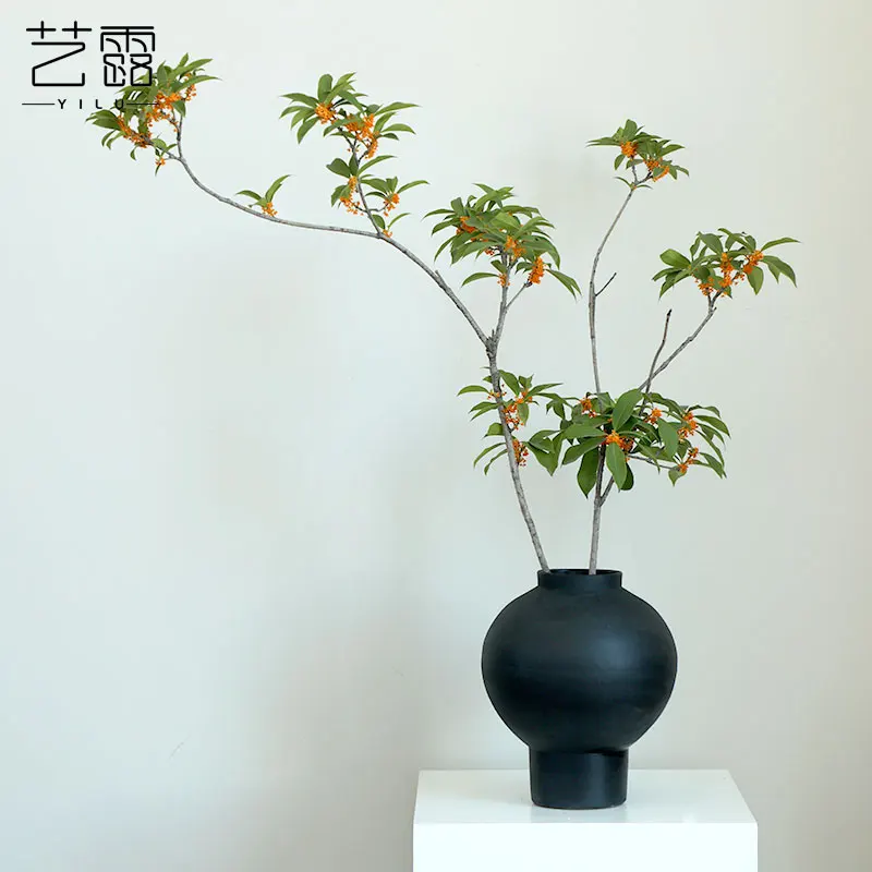 Ceramic vase with a high-end feel and a quiet wind flower arrangement,