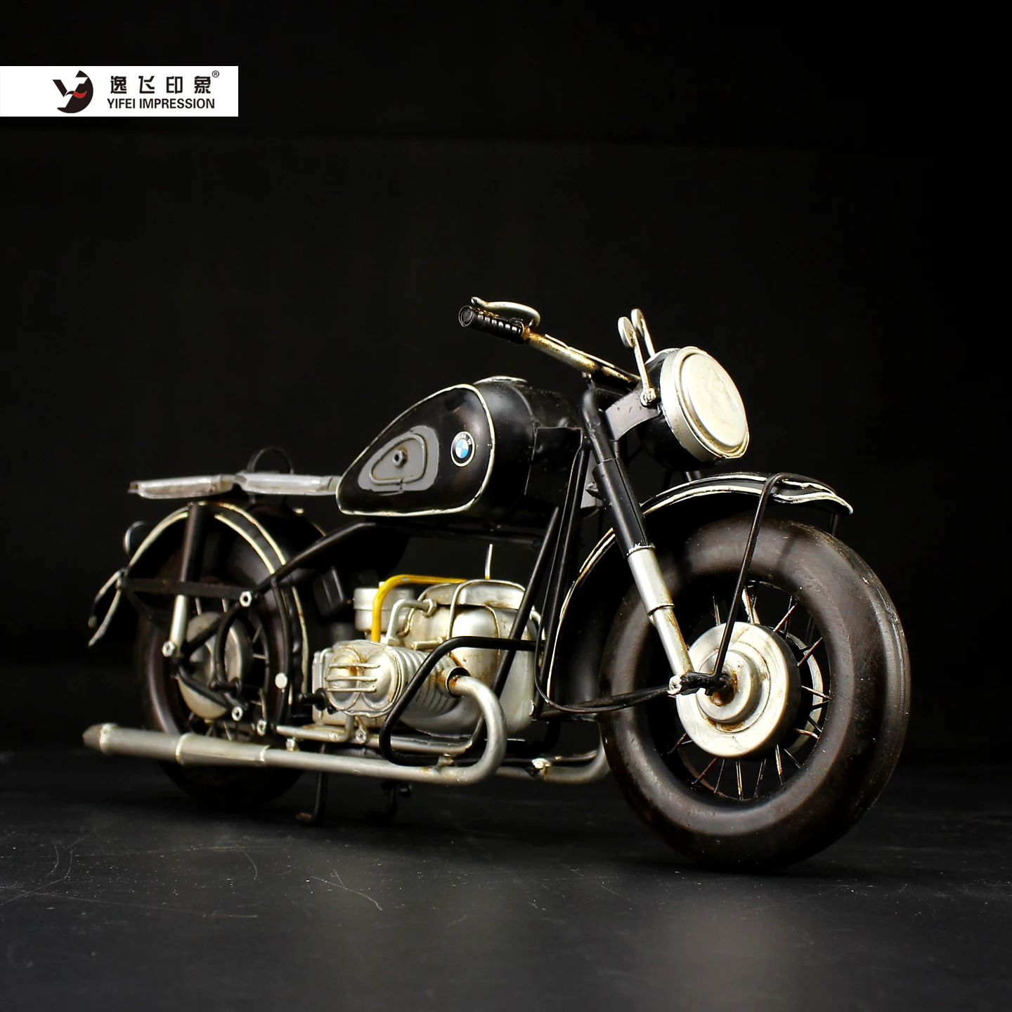 Handcrafted Iron R60 Motorcycle Model Ornament 1960s Gendarmerie Nostalgic Retro Art Collectible Home Decor Accents