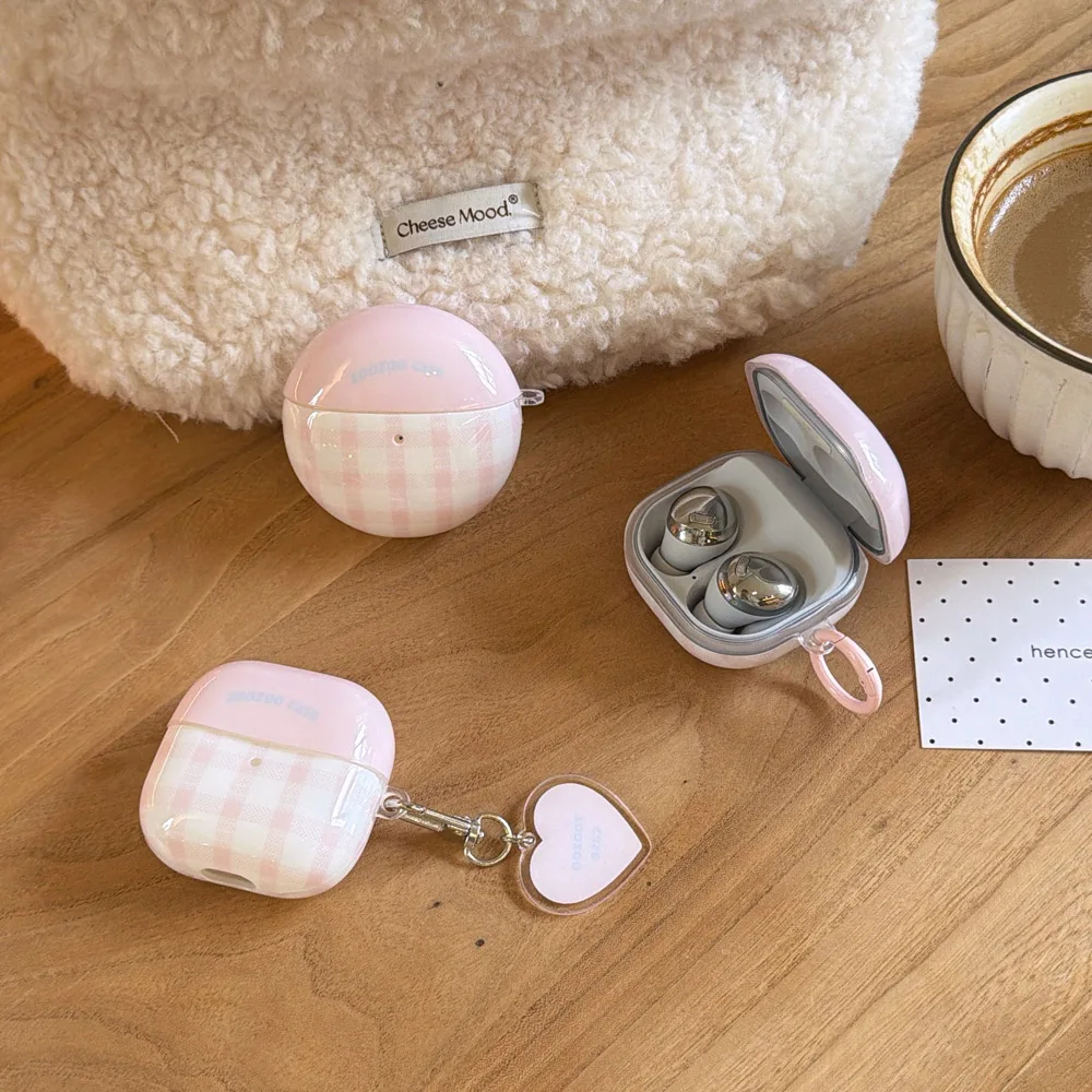 Pink Plaid Grid with Heart Keychain Earphone Case For Samsung Galaxy Buds 2 Live Cases for Buds 3 Pro FE Core Soft Headset Cover