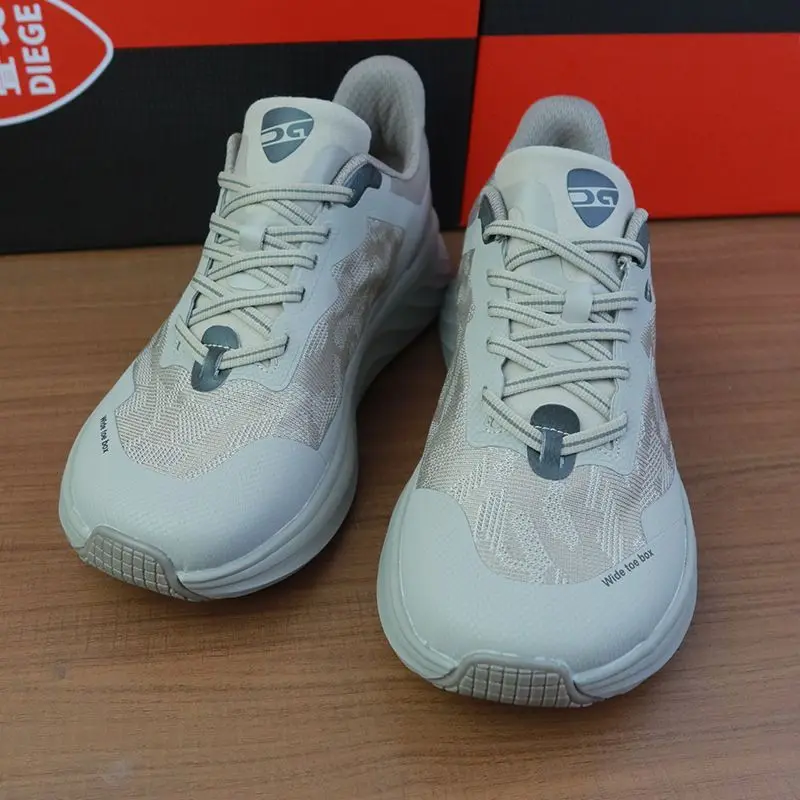 

2025 new men's women's sports running shoes non-slip wear-resistant breathable Air cushion shoes Daily casual shoes