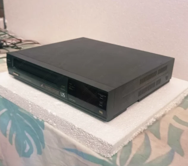 Classic L15 Video Recorder Vintage Video Tape Cassette Player VHS Format