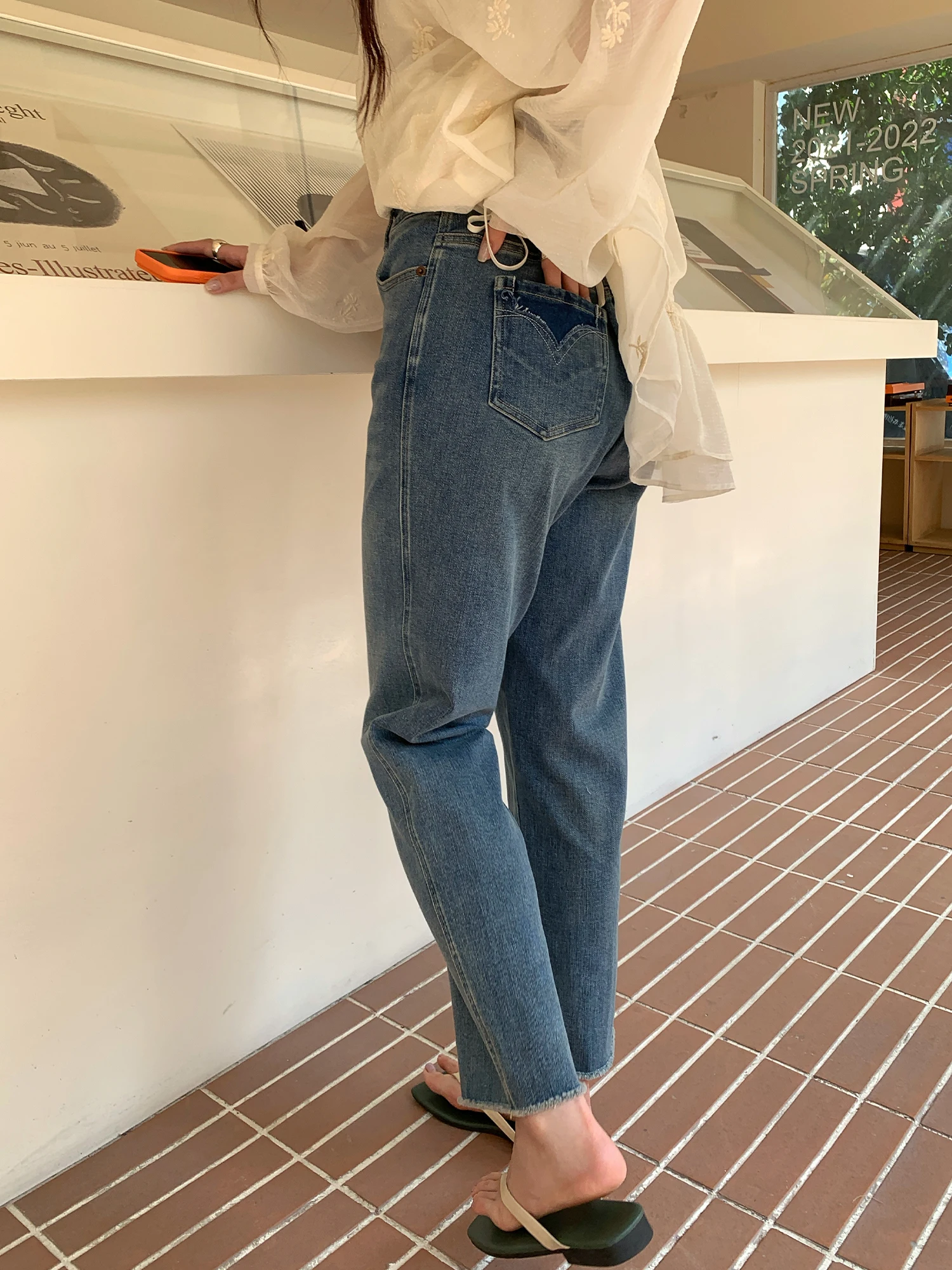 

NAZ High Waist Slim Fit Jeans Casual Pants Spring Fashionable Frayed Long Trousers Ladies Loose Fit Jeans Straight Leg Jeans