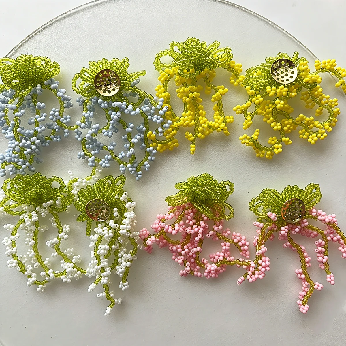 Handmade Beaded Flower Patches Appliques for Clothes DIY Crafts Sewing Beads Hairband Decoration DIY Accessories