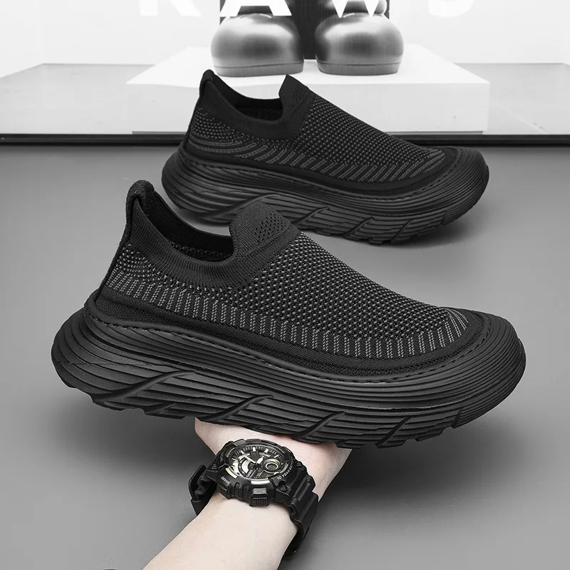 Sepatu pria 2024 musim panas diskon besar bersirkulasi kaus kaki jaring sepatu kasual nyaman Slip on Platform Sneakers berjalan sepatu malas untuk pria