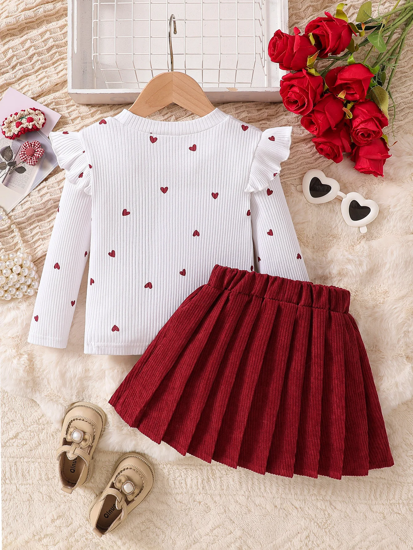 أطفال 2 قطعة ربيع جديد نمط للفتيات 1-6 سنة الحلو وجميل الأحمر الحب نمط أعلى + الأحمر مطوي تنورة قصيرة مع القوس مجموعة
