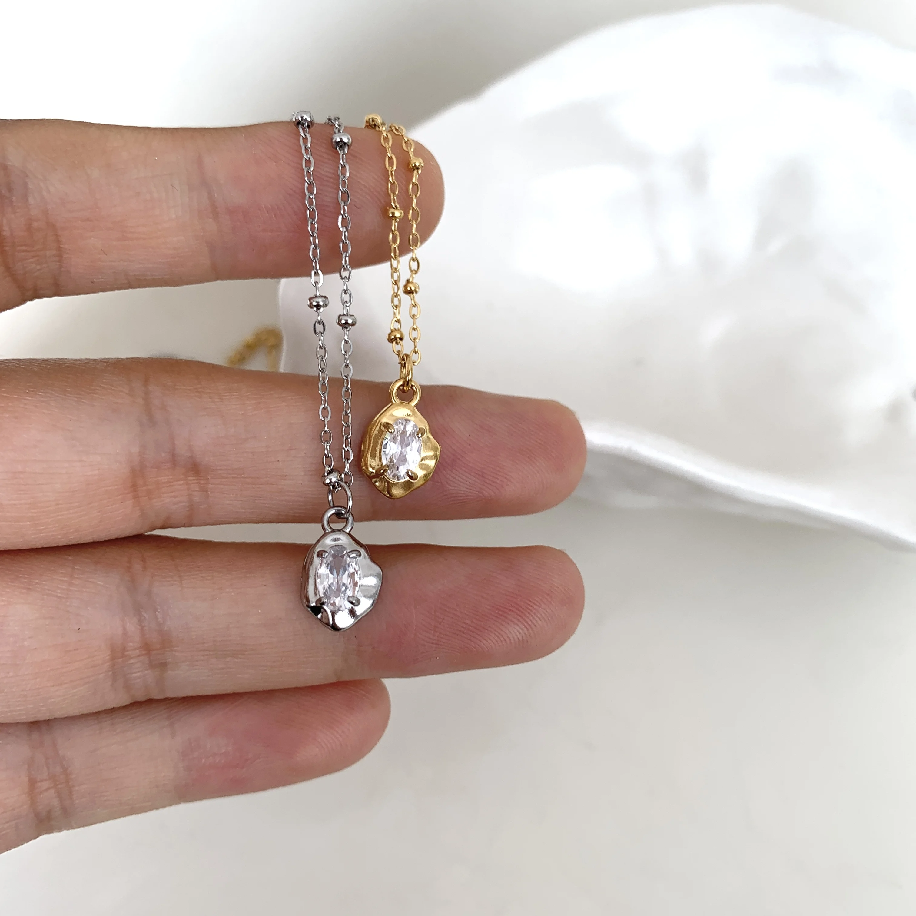 Edelstahl Unregelmäßiger Zirkon Anhänger Minimalistische Mode Halskette Wasserdicht Trendy Einfache Stilvolle Schmuck Frauen
