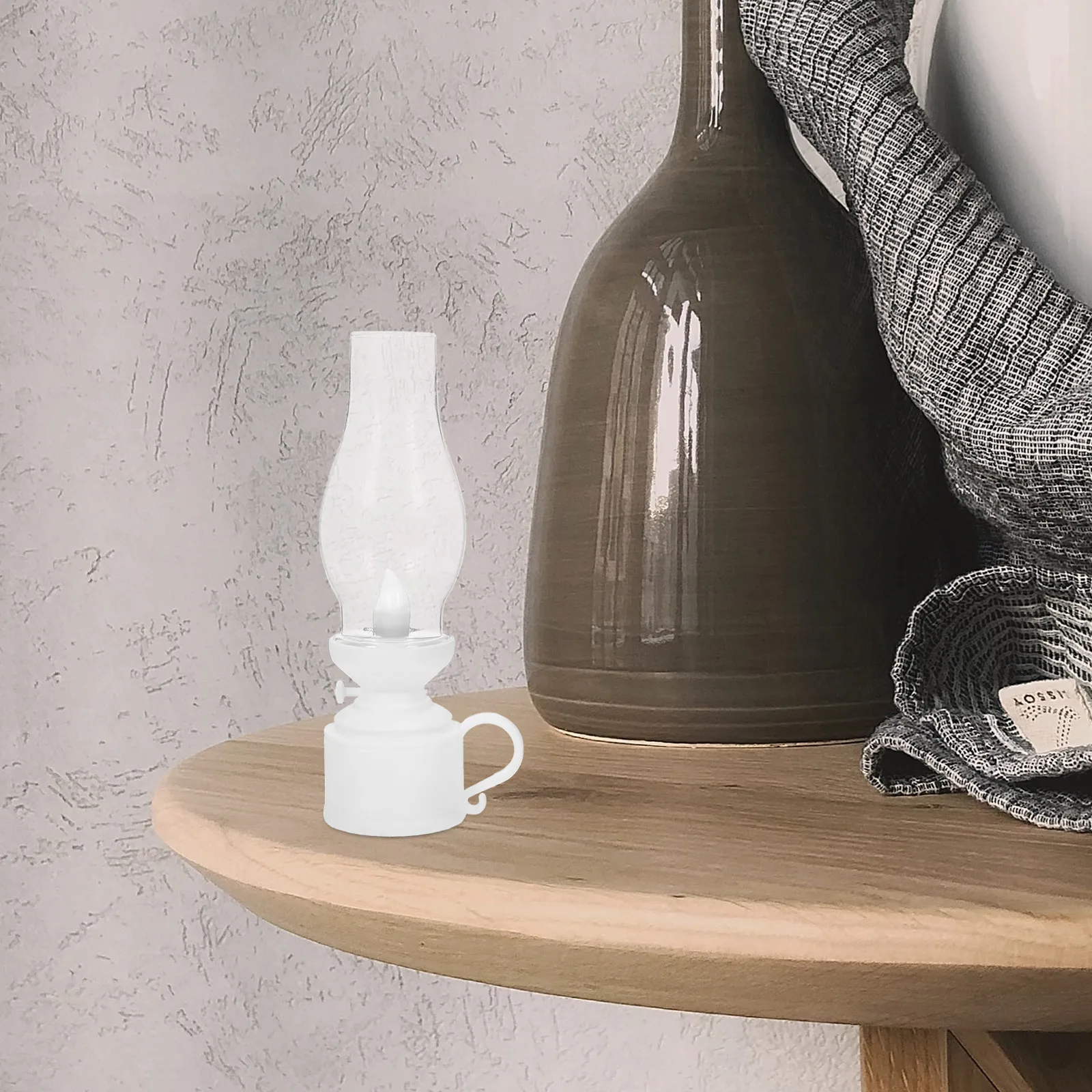 مصباح إلكتروني عديم اللهب مصباح زيت عتيق لانقطاع التيار الكهربائي في حالات الطوارئ والتخييم والمشي لمسافات طويلة وعطلة عيد الميلاد ومشهد الهالوين