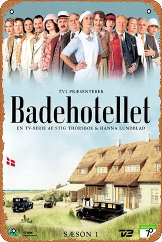 Muecddoa Badehotellet Vintage Movies Tin Signs,Celebrity Poster Film Television Poster Retro Gift Karaoke Man Cave Bars Cafes De