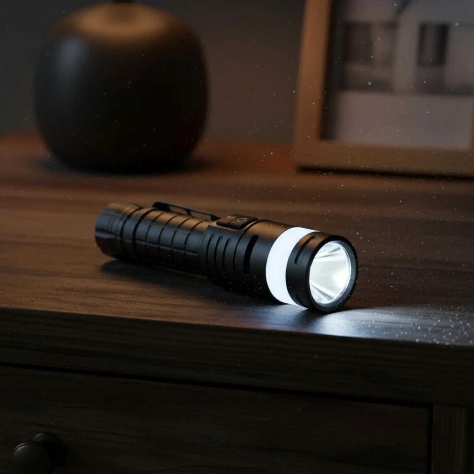 Multifunction Flashlight Blast-resistantProof Aluminum LED Flashlight Handheld Light view 4