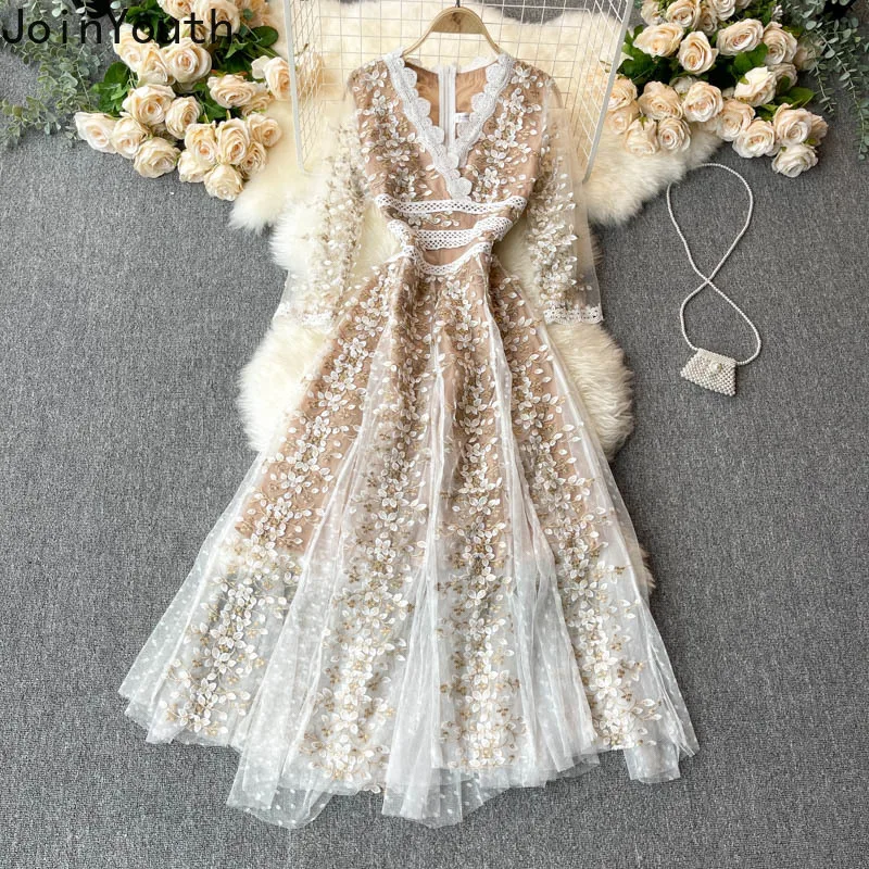 Elegant Party Dresses for Women 2024 Vestidos De Mujer Temperament Robe Femme V-neck Tunic Embroidery Floral Vintage Maxi Dress