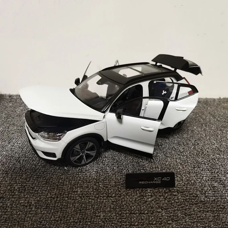 1:18 Scale 2022 XC40 Simulation Alloy Car Model Diecast Toy Collectible Hobby Display Ornaments