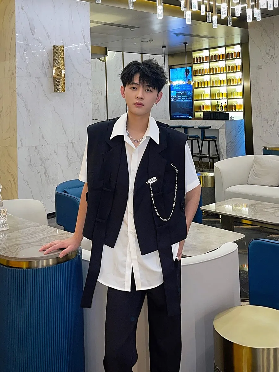 Fashion Suit Vests Men's 2025 Summer New Personality Ribbon Fashion Strap Vest Jackets Male Stylish Solid Color Loose Tank Tops