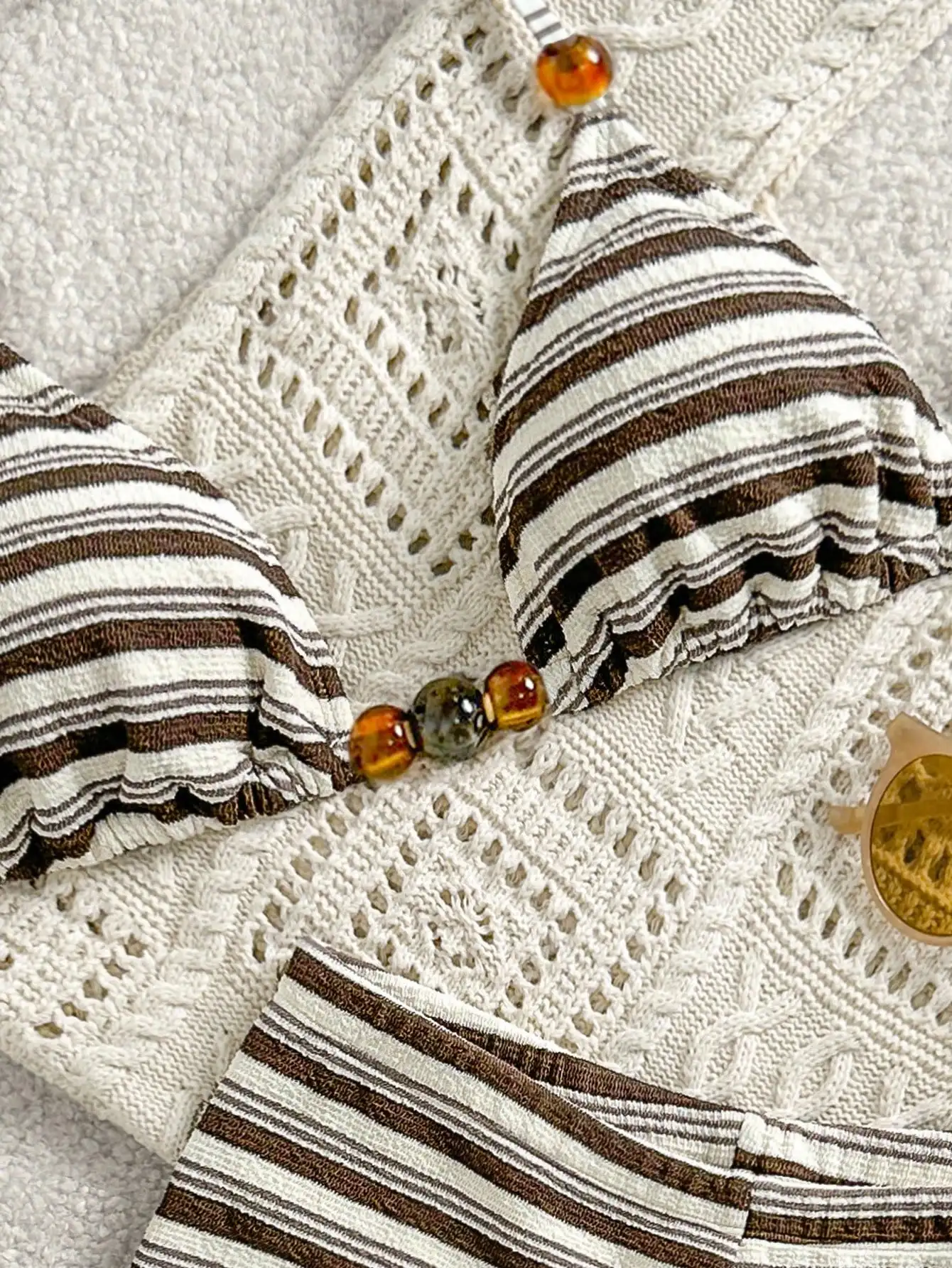 

Women's Striped Triangle Bikini Set With Resin Bead Decor High Waist Shorts