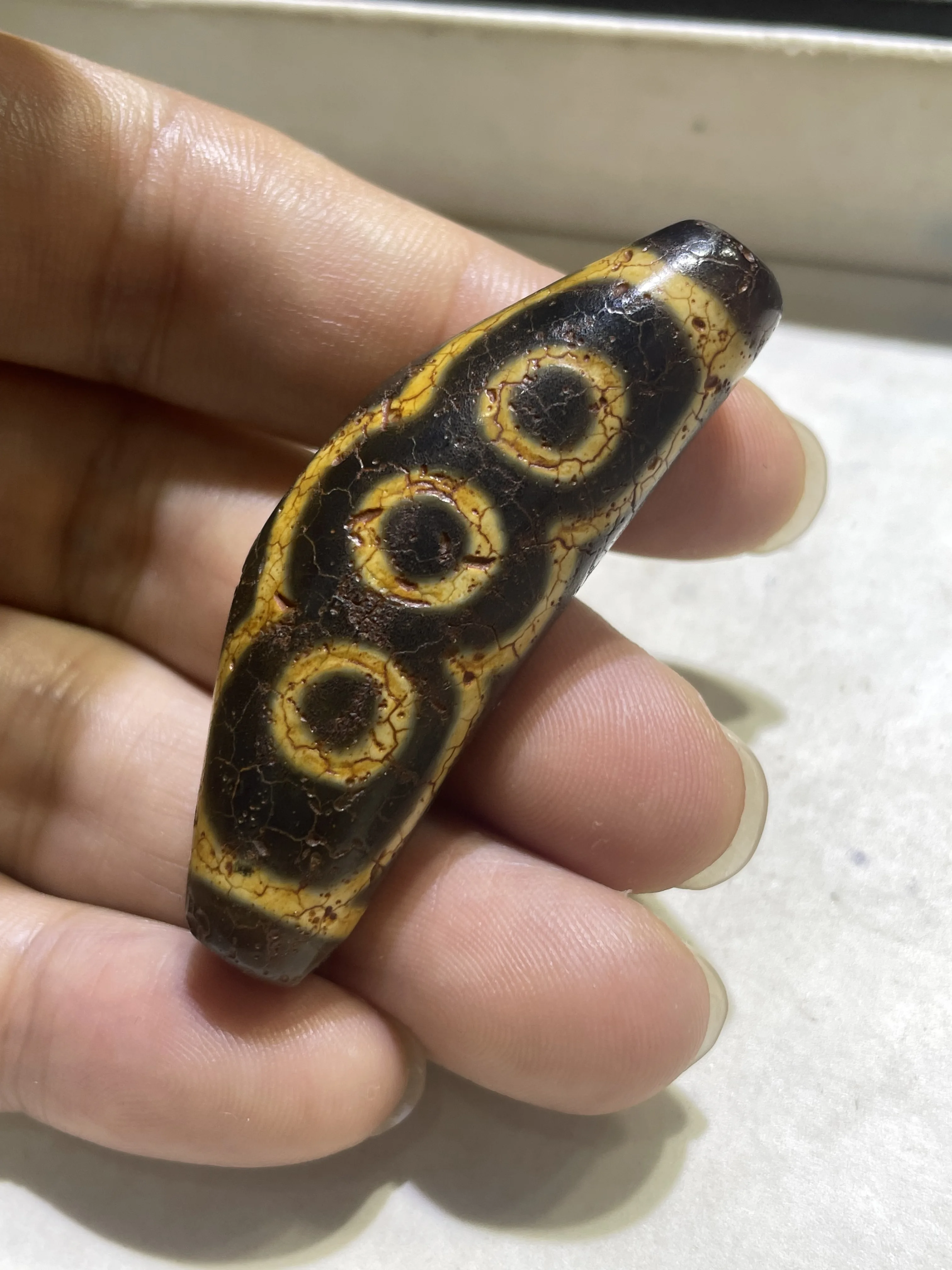 

No.210126N114 Energy Tibetan Old Agate Ivory Color Fold Line 6 EYed Healthy Symbol Horn SH dZi Bead Pendant Amulet Good Saurces