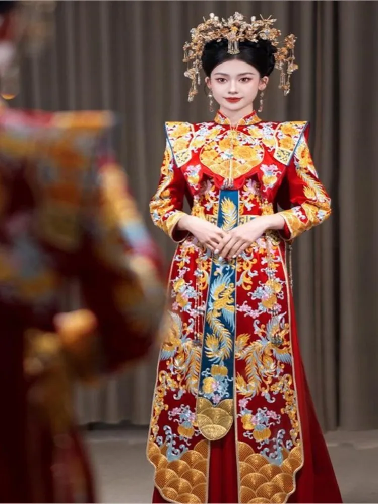 Red heavy embroidery tail-end wedding dress Chinese-style for brides dragon and phoenix toasting clothes