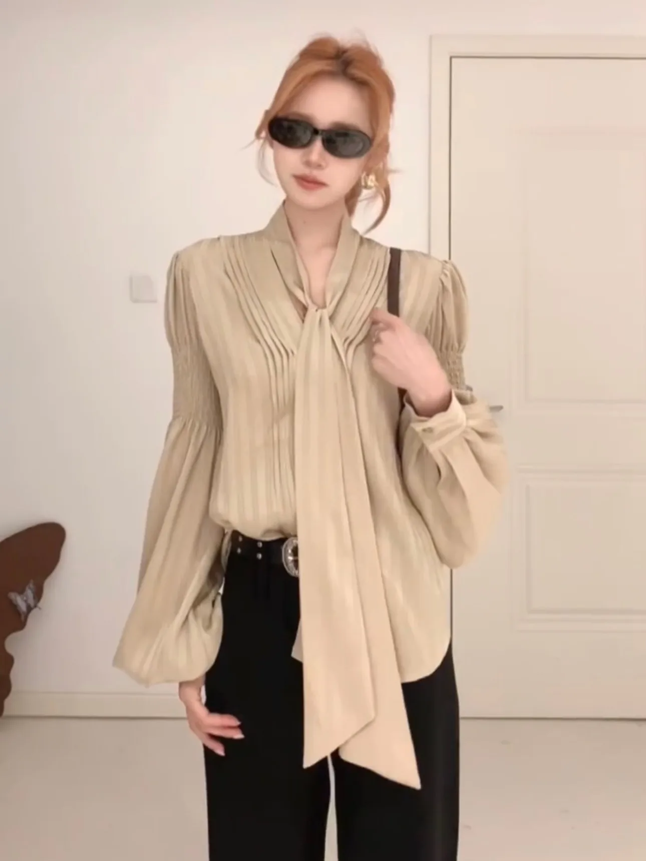 

Французская женская рубашка с V-образным вырезом и длинными рукавами, весенняя, свободного кроя, для повседневной носки, из смесового хлопка и полиэстера, дышащая, комфортная.