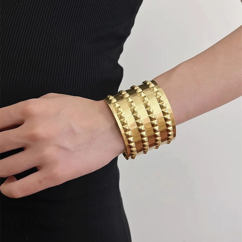 

New Trendy Irregular Metal Rivet Wide Opening Bracelets Bangles for Women Men Vintage Exaggerated Lady Jewelry Accessory