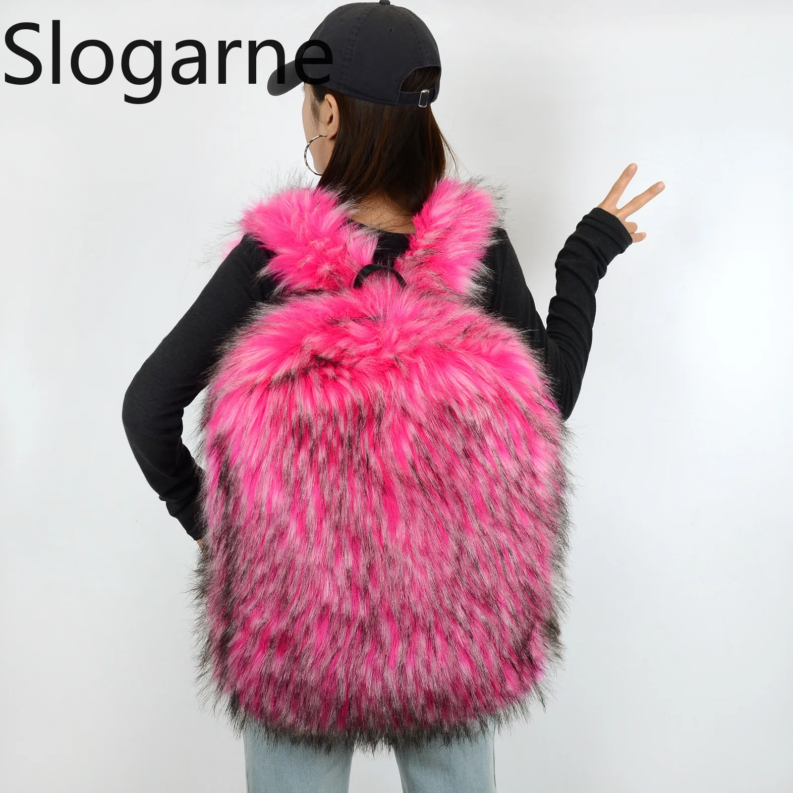 กระเป๋าเป้ขนสัตว์หรูหราสำหรับผู้หญิง ความจุขนาดใหญ่ กระเป๋าขนแรคคูนเทียมสำหรับผู้ชาย กระเป๋าเดินทางฤดูหนาว ของขวัญปีใหม่ 2026 กระเป๋าเป้แบรนด์ดีไซเนอร์