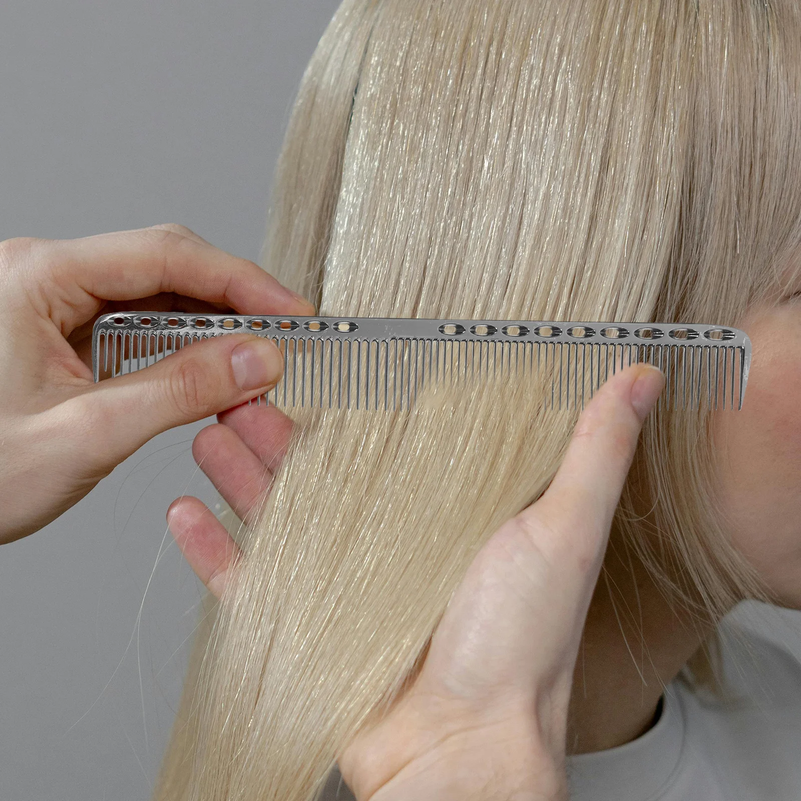 

Stainless Steel Hair Comb Professional Salon Dyeing Cutting Styling Tool Lightweight Handy for All Hair Types S909 Black