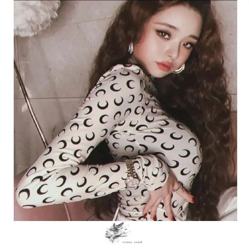 

Корейская женская футболка с длинным рукавом с принтом Луны в стиле ретро, облегающая футболка High Street, многослойный базовый топ, защита от солнца, ледяной шелк, внутренняя часть