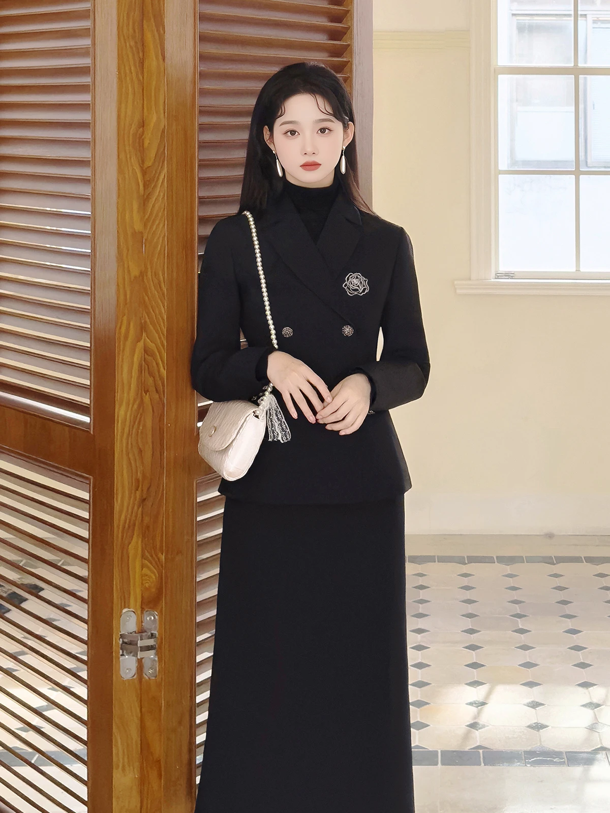 

Ele Rose Embroidered Suit Jaet Women's Slim Fit Waist Cinched Bla Profional Commute Small Fraance Sle Set