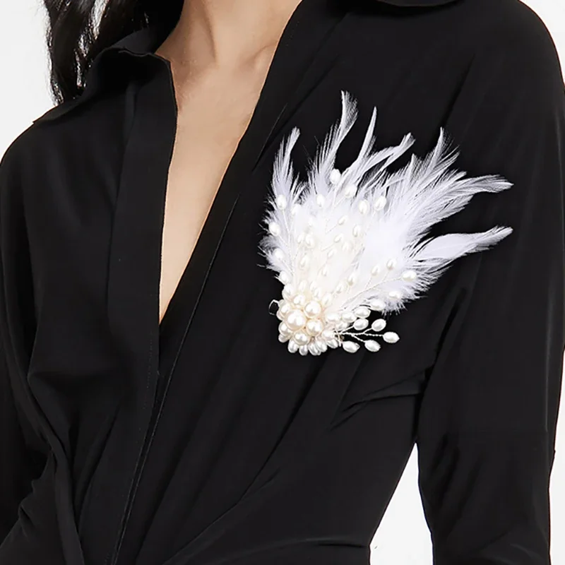 High-end Fashion Feather Brooch Couple Suit Accessories Pearl Feather Hairpin Brooch Temperament Pin Headdress Corsage Gift