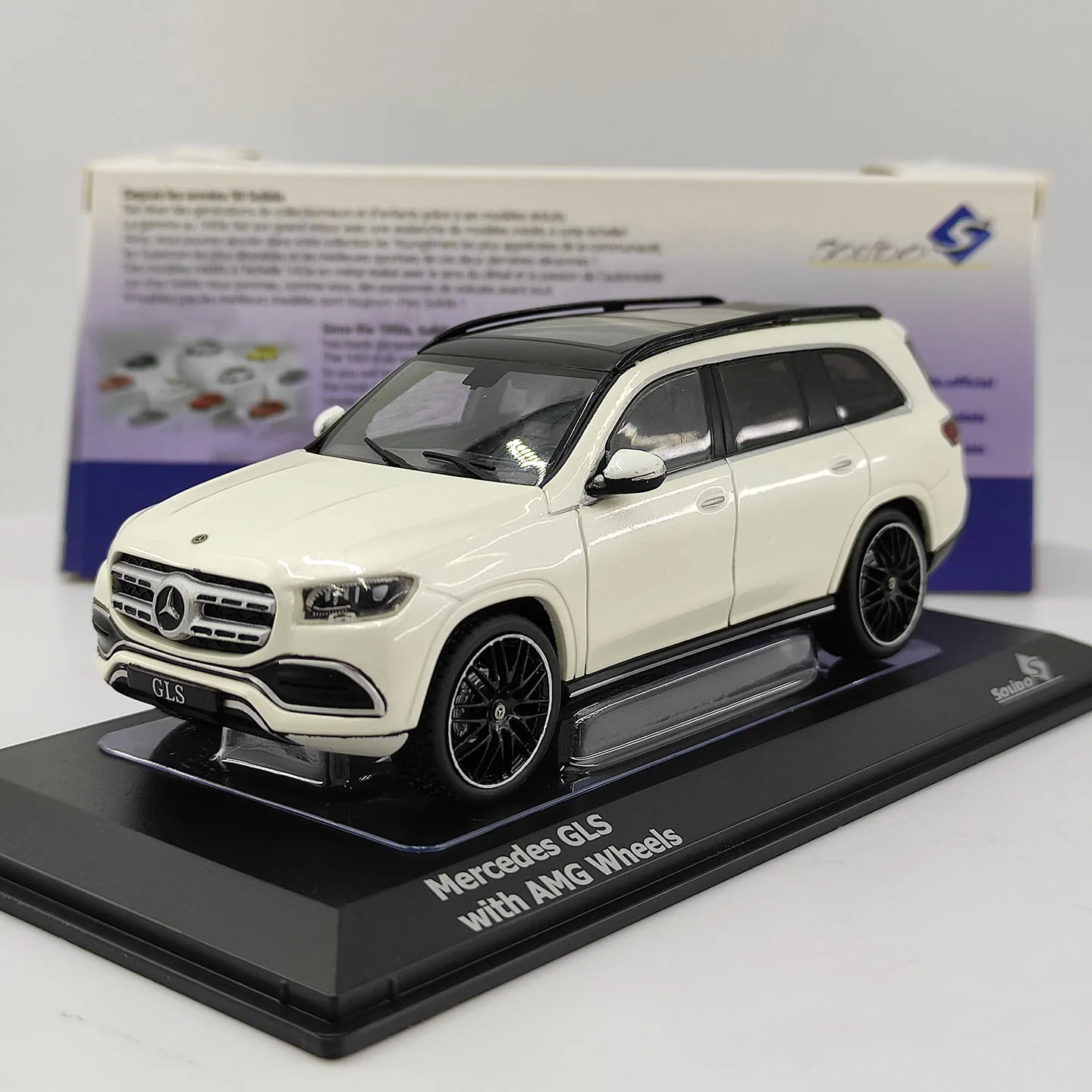modele-de-voiture-en-alliage-diecast-solido-s-a-l'echelle-1-43-benz-560-sec-avec-roues
