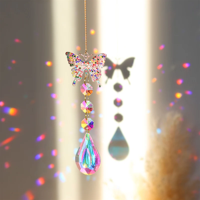 2023 New Suncatcher Hanging Crystal Butterfly Pendants Wind Chimes Rainbow Prism Window Drop Christmas Tree Home Decor Kristalle