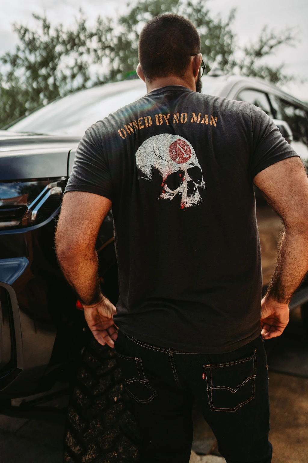 NO MAN Patriotic Men tee Veteran-Owned Tactician Graphic Cotton Tee Printing High-end Luxury Unisex Style Both of Men and Women
