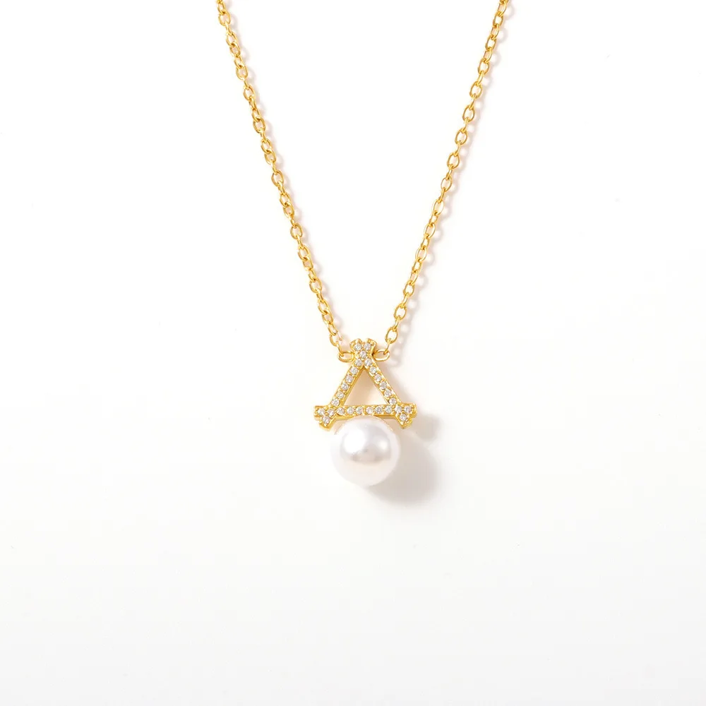 

Women's Necklace Ins Style Triangle Inlaid High Gloss Pearl Stainless Steel Fashion Versatile Jewelry Accessories