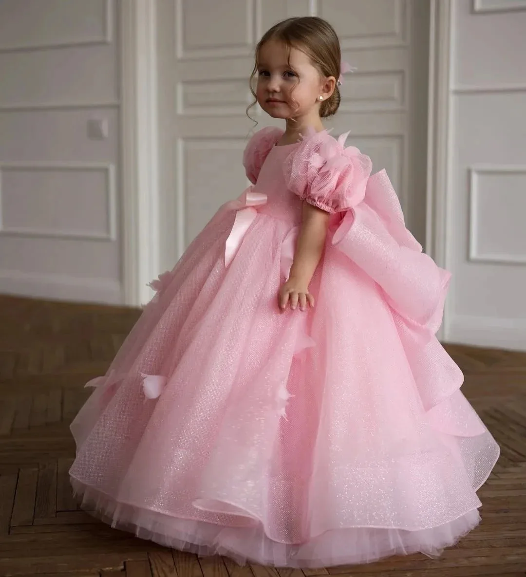 robe-de-demoiselle-d'honneur-personnalisee-robe-de-mariee-robe-de-fete-pour-enfants-robe-de-bal-a-manches-courtes-bouffantes-en-tulle-scintillant-avec-des-details-en-forme-de-petales-3d-et-un-nœud