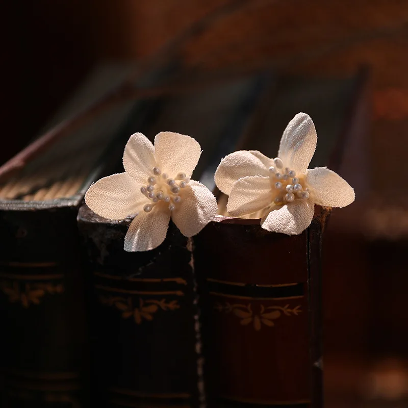 Juego de pendientes de horquilla con flecos de cristal hechos a mano, tiara nupcial hermosa, flor de estilo coreano, súper Hada, boda