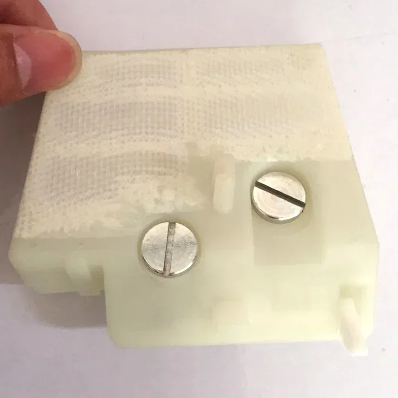 チェーンソーのエアフィルターの交換、信頼性が高く実用的なプラスチックおよび金属構造、024 026 ms、240 260