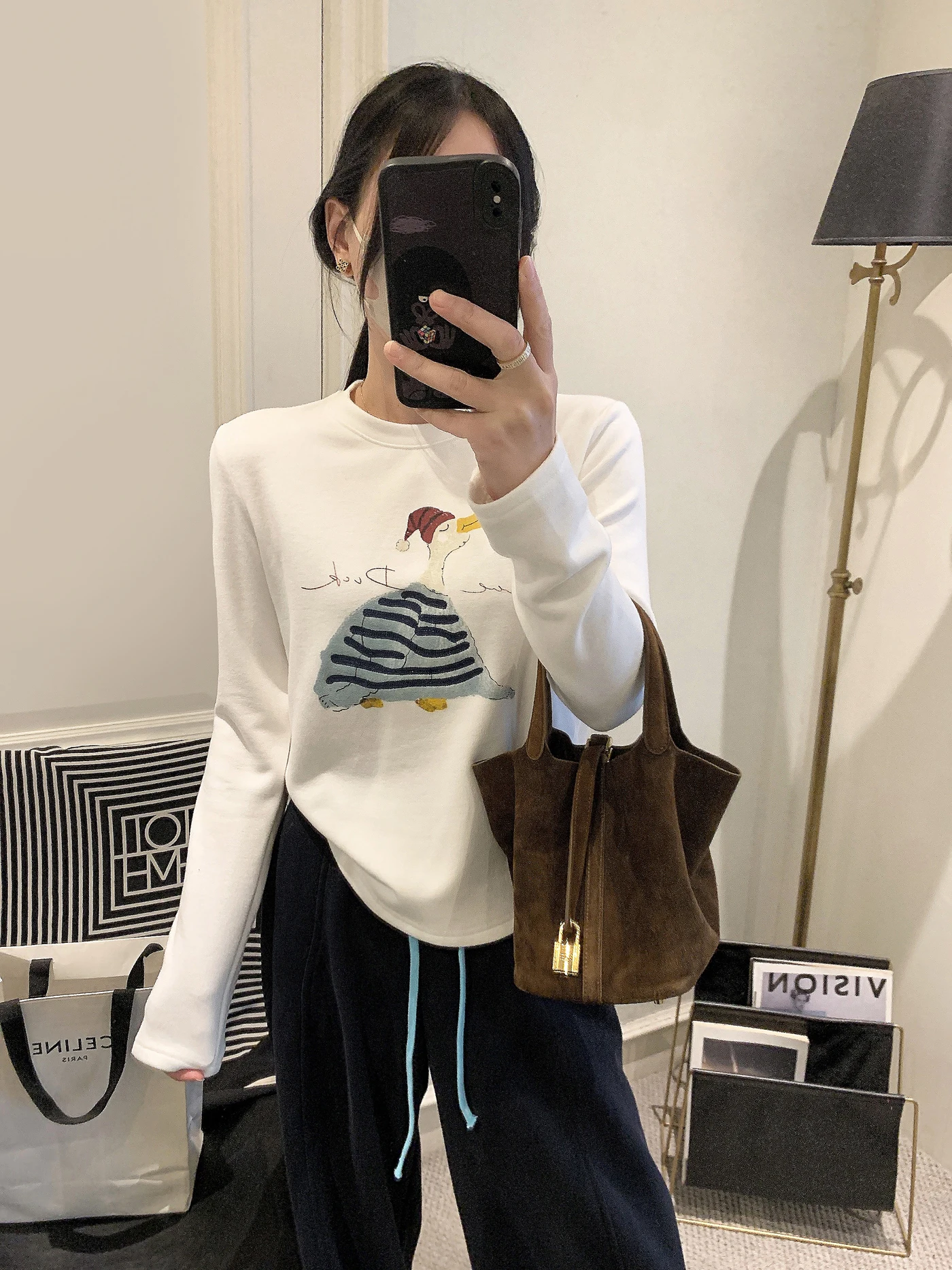 

Двусторонняя бархатная круглая нижняя одежда для женщин, новинка зимы 2025, в корейском стиле, универсальная, с мультяшным принтом, длинная...