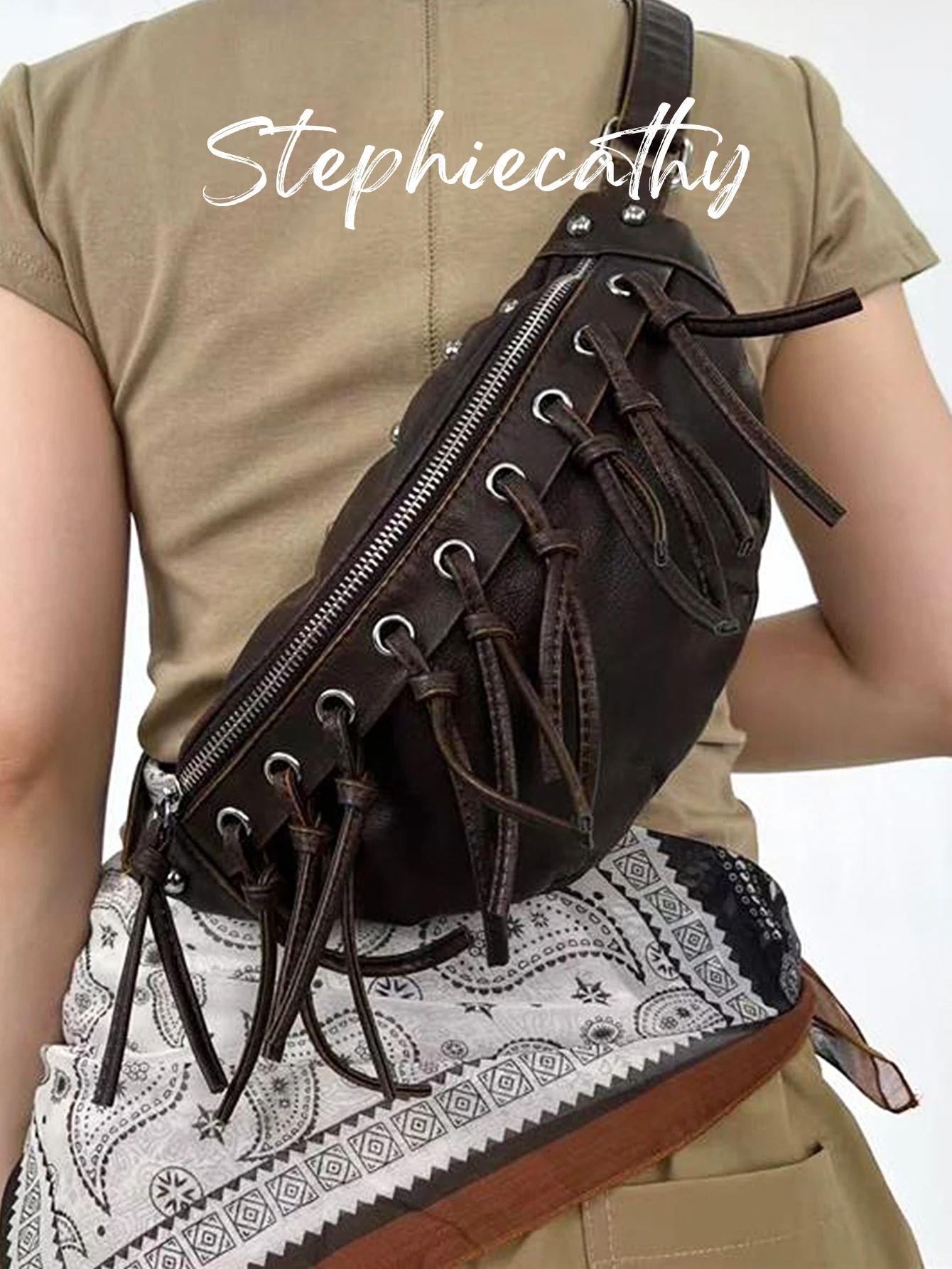 

SC уличный стиль крутая мода мытая искусственная кожа заклепки нагрудная сумка с кисточками ретро сумка люверс люверсы сумка через плечо