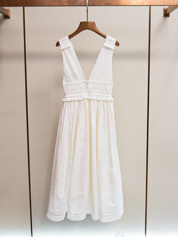 French Champs-style white V-neck lace cutout embroidery long sleeveless dress 2025 Summer new style
