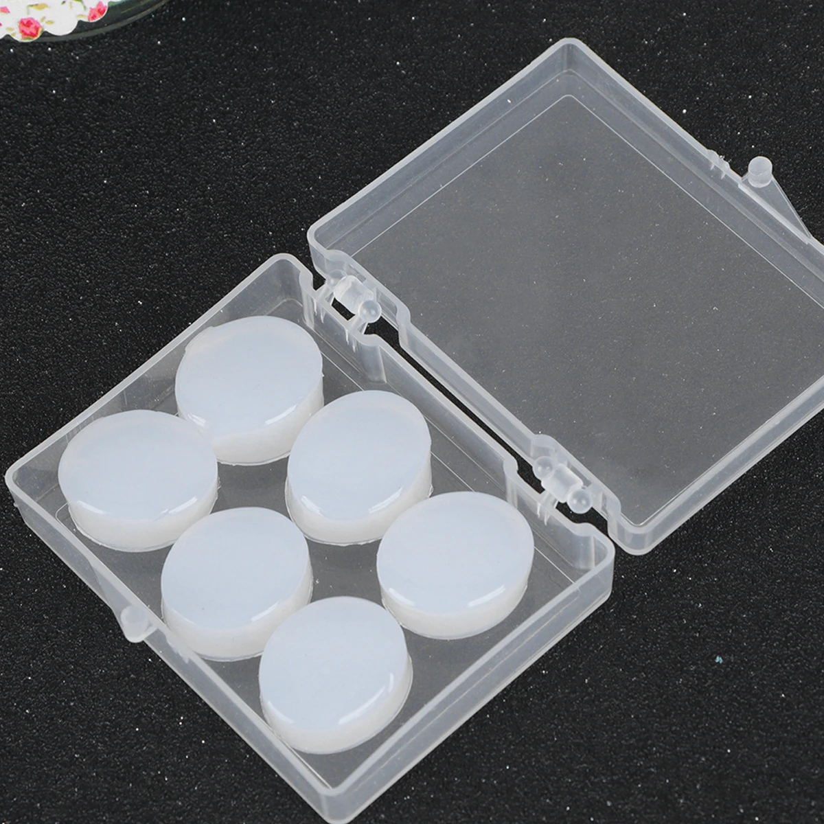 

18pcs White Silicone Earplugs Safety Moldable Ear Plugs Comfortable Ear Plugs Replacement Ear Accessories for Swimming Shower