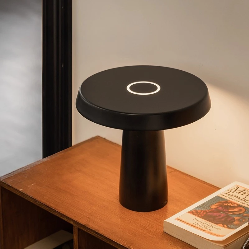 ما بعد الحداثة مخروطي الاكريليك مصابيح طاولة استدارة الحديد عاكس الضوء غرفة المعيشة غرفة نوم دراسة مكتب قابلة للشحن مكتب القراءة الخفيفة