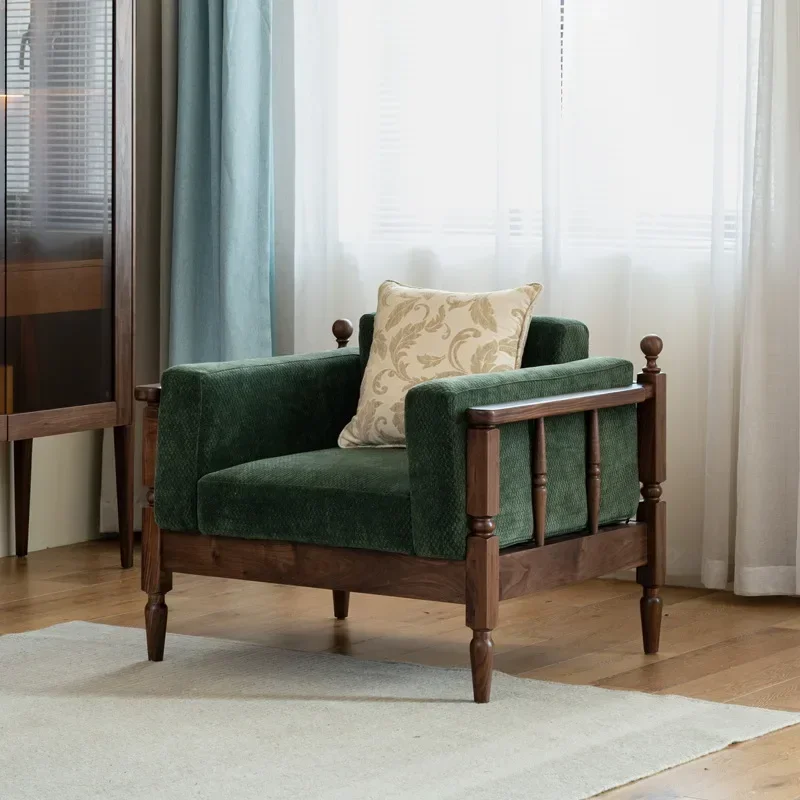 أريكة من الخشب الصلب الاسكندنافي في أمريكا الشمالية، غرفة معيشة من خشب الجوز الأسود، شقة صغيرة تتسع لثلاثة أشخاص، قماش حديث بسيط، أخضر قديم